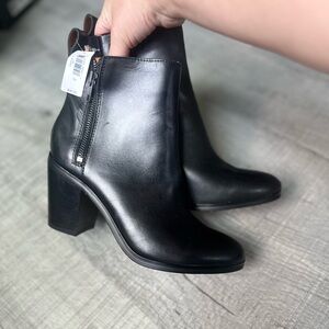 GAP bootie